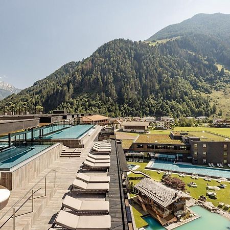 Alpine Luxury Spa Resort Schwarzenstein Lutago Εξωτερικό φωτογραφία